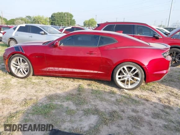 ✅ 2021 Chevrolet Camaro 1LS • VIN: 1G1FB1RX1M0121709 • Lot: 41943012. Wystawiony na IAAI z przebiegiem Nie podano. Bezpłatny archiwum sprzedaży aukcyjnych z USA i szczegółowy raport historii pojazdu na DreamBid. Zdjęcie 14.