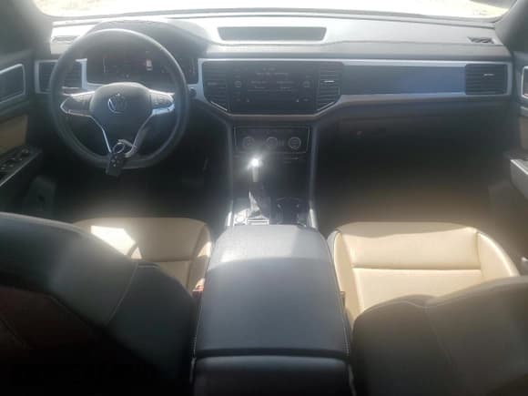 ✅ 2022 Volkswagen Atlas SE • VIN: 1V2JE2CA1NC210830 • Лот: 51244345. Опубликован ранее на Copart с пробегом 46 924 миль. Бесплатный доступ к архиву аукционных продаж из США и подробный отчёт об истории автомобиля на DreamBid. Изображение 8.