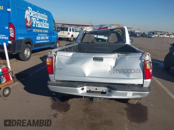 ✅ 2002 Mazda B-Series DS • VIN: 4F4YR12U22TM11858 • Лот: 40819886. Опубликован ранее на IAAI с пробегом 104 051 миль. Бесплатный доступ к архиву аукционных продаж из США и подробный отчёт об истории автомобиля на DreamBid. Изображение 16.