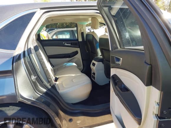 ✅ 2015 Ford Edge Titanium • VIN: 2FMPK3K89FBC04263 • Lot: 43609287. Wystawiony na IAAI z przebiegiem 123 778 mil. Bezpłatny archiwum sprzedaży aukcyjnych z USA i szczegółowy raport historii pojazdu na DreamBid. Zdjęcie 8.