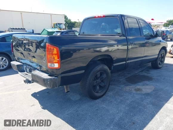 2005 Dodge 1500 SLT с VIN 1D7HA18N15S156717, выставлен на аукционе IAAI как лот 43606828 с пробегом 232 918 миль миль и . История ставок и продаж доступна на DreamBid. Изображение 4.