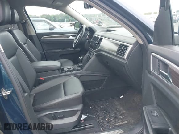 ✅ 2019 Volkswagen Atlas SEL • VIN: 1V2MR2CA8KC553258 • Lot: 42598620. Listed on IAAI with 118,697 mi. Free auction sales archive from the USA and detailed vehicle history report at DreamBid. Image 5.