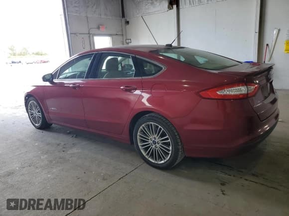 ✅ 2014 Ford Fusion SE Hybrid • VIN: 3FA6P0LU1ER200337 • Лот: 89817205. Опубликован ранее на Copart с пробегом 136 333 миль. Бесплатный доступ к архиву аукционных продаж из США и подробный отчёт об истории автомобиля на DreamBid. Изображение 2.
