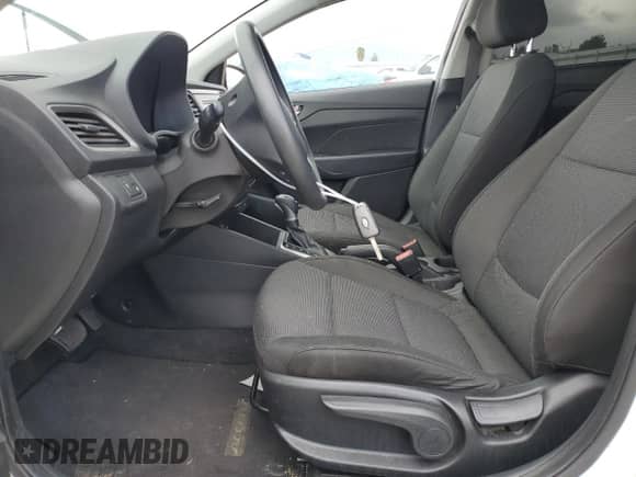 2020 Hyundai Accent SE z VIN 3KPC24A66LE126554, wystawiony jako Copart lot #49970994 z przebiegiem 92 061 mil mil oraz . Historia ofert i sprzedaży dostępna na DreamBid. Obrazek 7.