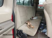 ✅ 2001 Ford F-250 XL • VIN: 1FTNX21F61EB77222 • Лот: 42279478. Опубликован ранее на IAAI с пробегом 264 406 миль. Бесплатный доступ к архиву аукционных продаж из США и подробный отчёт об истории автомобиля на DreamBid. Изображение 8.