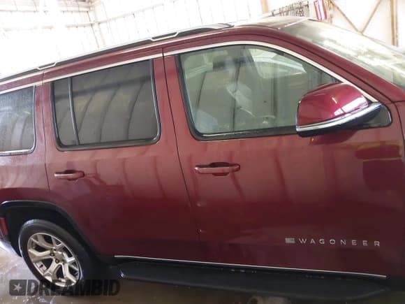 ✅ 2022 Jeep Wagoneer Series II • VIN: 1C4SJUBT5NS181161 • Lot: 41699742. Listed on IAAI with 44,363 mi. Free auction sales archive from the USA and detailed vehicle history report at DreamBid. Image 14.