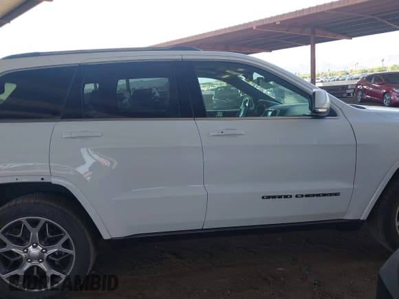 ✅ 2018 Jeep Grand Cherokee Limited • VIN: 1C4RJEBG4JC181745 • Lot: 42085315. Listed on IAAI with 81,533 mi. Free auction sales archive from the USA and detailed vehicle history report at DreamBid. Image 14.