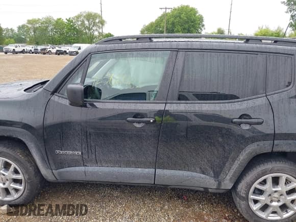 ✅ 2022 Jeep Renegade Sport • VIN: ZACNJDA1XNPN73830 • Лот: 42362432. Опубликован ранее на IAAI с пробегом 26 273 миль. Бесплатный доступ к архиву аукционных продаж из США и подробный отчёт об истории автомобиля на DreamBid. Изображение 14.