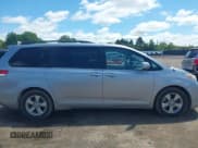✅ 2014 Toyota Sienna LE AAS • VIN: 5TDKK3DC9ES489463 • Lot: 42344427. Listed on IAAI with 233,265 mi. Free auction sales archive from the USA and detailed vehicle history report at DreamBid. Image 13.