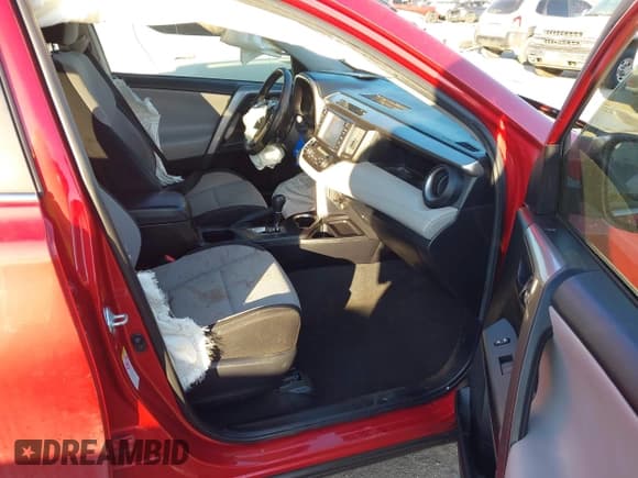 ✅ 2017 Toyota RAV4 XLE • VIN: JTMWFREV9HJ132455 • Lot: 41377871. Wystawiony na IAAI z przebiegiem 137 493 mil. Bezpłatny archiwum sprzedaży aukcyjnych z USA i szczegółowy raport historii pojazdu na DreamBid. Zdjęcie 5.