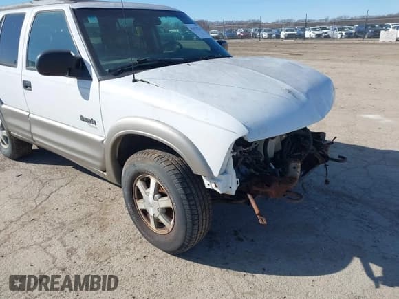 ✅ 2001 Oldsmobile Bravada • VIN: 1GHDT13W512107415 • Lot: 41678324. Listed on IAAI with 256,968 mi. Free auction sales archive from the USA and detailed vehicle history report at DreamBid. Image 13.