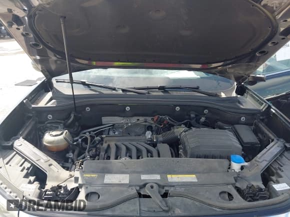 ✅ 2022 Volkswagen Atlas SE • VIN: 1V2WR2CA0NC528514 • Lot: 42403584. Listed on IAAI with 60,778 mi. Free auction sales archive from the USA and detailed vehicle history report at DreamBid. Image 10.