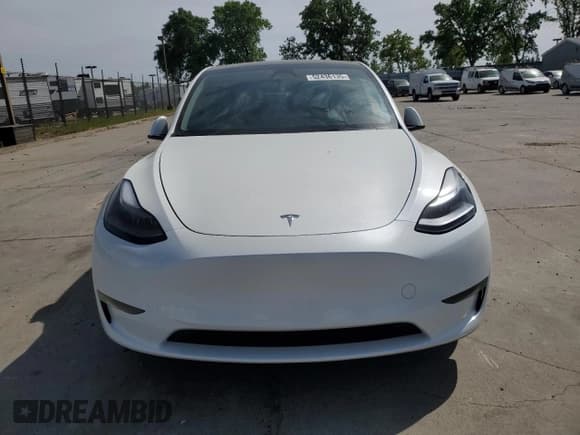 ✅ 2024 Tesla Model Y Long Range • VIN: 7SAYGDEE1RF152168 • Lot: 52436135. Wystawiony na Copart z przebiegiem 3 546 mil. Bezpłatny archiwum sprzedaży aukcyjnych z USA i szczegółowy raport historii pojazdu na DreamBid. Zdjęcie 5.