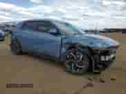 2022 Hyundai Ioniq 5 SE z VIN KM8KMDAF7NU076172, wystawiony jako Copart lot #55308344 z przebiegiem 33 630 mil mil oraz . Historia ofert i sprzedaży dostępna na DreamBid. Obrazek 4.