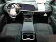 2024 Chevrolet Traverse AWD LT z VIN 1GNEVGKS3RJ241032, wystawiony jako Copart lot #66910035 z przebiegiem Nie podano mil oraz Szkoda całkowita • Salvage title. Historia ofert i sprzedaży dostępna na DreamBid. Obrazek 8.