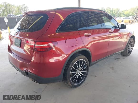 ✅ 2019 Mercedes-Benz GLC 300 • VIN: WDC0G4JB8KF563939 • Lot: 42284360. Listed on IAAI with 114,146 mi. Free auction sales archive from the USA and detailed vehicle history report at DreamBid. Image 4.