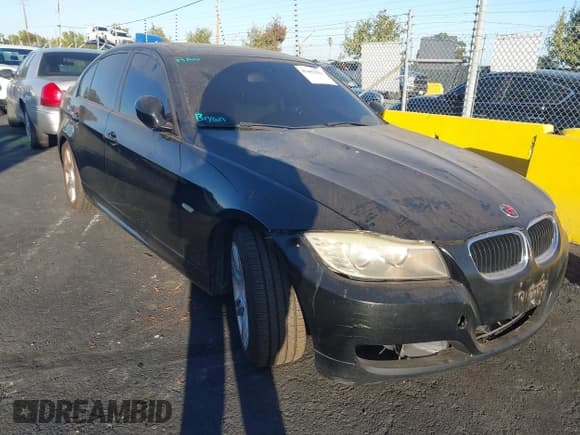 ✅ 2011 BMW 3 Series 328i • VIN: WBAPH5G51BNM73141 • Lot: 43497823. Wystawiony na IAAI z przebiegiem 158 496 mil. Bezpłatny archiwum sprzedaży aukcyjnych z USA i szczegółowy raport historii pojazdu na DreamBid. Zdjęcie 1.