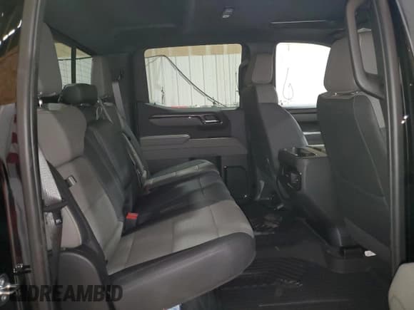 ✅ 2025 Chevrolet Silverado 1500 • VIN: 3GCUKHE83SG131804 • Lot: 90721835. Wystawiony na Copart z przebiegiem 265 mil. Bezpłatny archiwum sprzedaży aukcyjnych z USA i szczegółowy raport historii pojazdu na DreamBid. Zdjęcie 10.