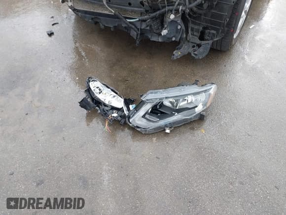 ✅ 2017 Nissan Rogue SV • VIN: KNMAT2MV9HP582387 • Lot: 43684167. Listed on IAAI with 130,250 mi. Free auction sales archive from the USA and detailed vehicle history report at DreamBid. Image 12.