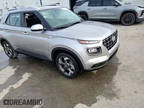 ✅ 2024 Hyundai Venue SEL • VIN: KMHRC8A3XRU306761 • Lot: 50785145. Listed on Copart with 11,059 mi. Free auction sales archive from the USA and detailed vehicle history report at DreamBid. Image 14.