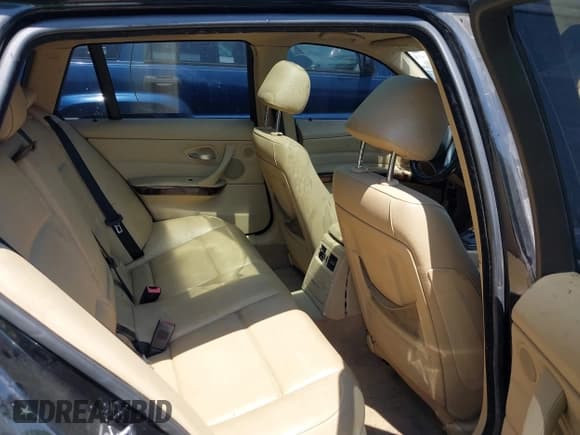 ✅ 2007 BMW 3 Series 328i • VIN: WBAVS13527FX15900 • Lot: 42047413. Wystawiony na IAAI z przebiegiem 159 249 mil. Bezpłatny archiwum sprzedaży aukcyjnych z USA i szczegółowy raport historii pojazdu na DreamBid. Zdjęcie 8.