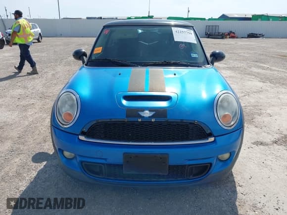 ✅ 2011 MINI Hardtop S • VIN: WMWSV3C51BTY15017 • Lot: 42257759. Listed on IAAI with 91,039 mi. Free auction sales archive from the USA and detailed vehicle history report at DreamBid. Image 6.