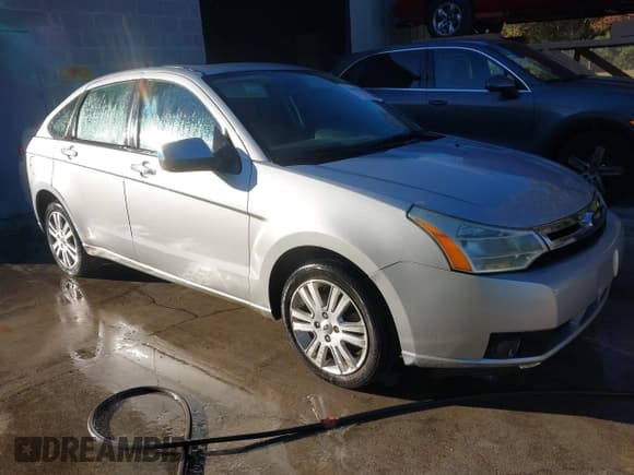 ✅ 2010 Ford Focus SEL • VIN: 1FAHP3HN9AW195200 • Lot: 43619172. Listed on IAAI with 256,895 mi. Free auction sales archive from the USA and detailed vehicle history report at DreamBid. Image 1.