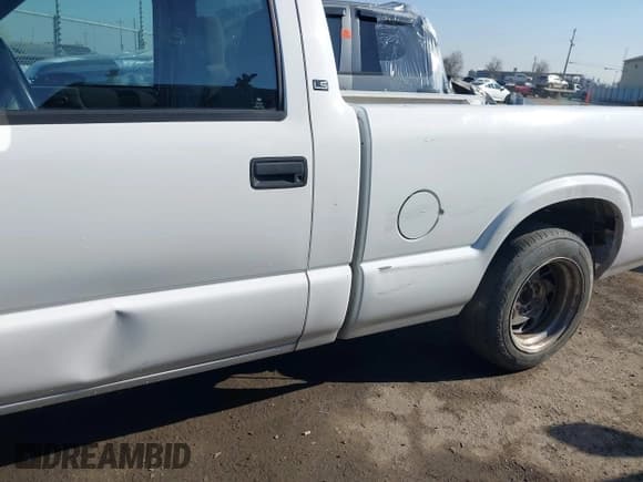 ✅ 2002 Chevrolet S-10 LS • VIN: 1GCCS14WX28222268 • Лот: 41388012. Опубликован ранее на IAAI с пробегом 91 664 миль. Бесплатный доступ к архиву аукционных продаж из США и подробный отчёт об истории автомобиля на DreamBid. Изображение 6.