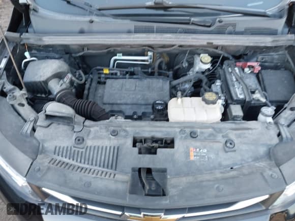 ✅ 2020 Chevrolet Trax LS • VIN: KL7CJKSB9LB327345 • Lot: 43727908. Wystawiony na IAAI z przebiegiem 38 903 mil. Bezpłatny archiwum sprzedaży aukcyjnych z USA i szczegółowy raport historii pojazdu na DreamBid. Zdjęcie 10.