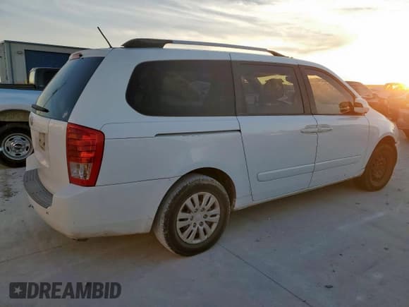 ✅ 2011 Kia Sedona LX • VIN: KNDMG4C7XB6372281 • Lot: 92132935. Listed on Copart with 190,639 mi. Free auction sales archive from the USA and detailed vehicle history report at DreamBid. Image 3.
