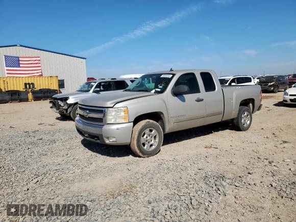 ✅ 2008 Chevrolet Silverado 1500 1LT • VIN: 1GCEC19068Z313955 • Lot: 80303245. Listed on Copart with 267,255 mi. Free auction sales archive from the USA and detailed vehicle history report at DreamBid. Image 1.