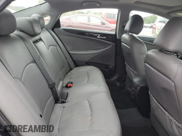 ✅ 2013 Hyundai Sonata SE • VIN: 5NPEC4AC5DH695954 • Lot: 71154224. Listed on Copart with 174,314 mi. Free auction sales archive from the USA and detailed vehicle history report at DreamBid. Image 10.