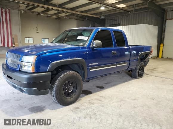 ✅ 2003 Chevrolet Silverado 2500HD LS • VIN: 1GCHC29U03E169549 • Лот: 61552235. Опубликован ранее на Copart с пробегом 364 288 миль. Бесплатный доступ к архиву аукционных продаж из США и подробный отчёт об истории автомобиля на DreamBid. Изображение 1.