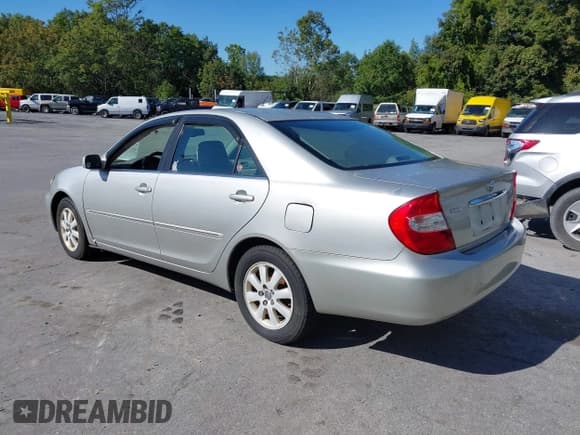 ✅ 2004 Toyota Camry LE • VIN: 4T1BE30K54U928149 • Lot: 43178615. Wystawiony na IAAI z przebiegiem 197 340 mil. Bezpłatny archiwum sprzedaży aukcyjnych z USA i szczegółowy raport historii pojazdu na DreamBid. Zdjęcie 3.
