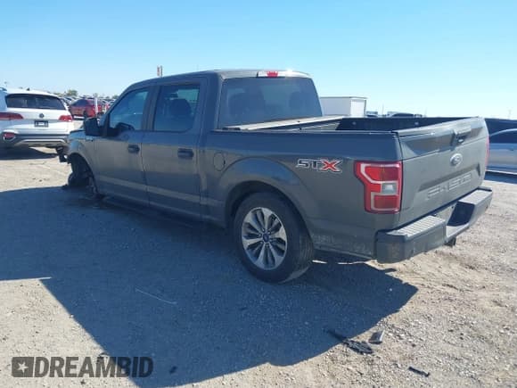 ✅ 2018 Ford F-150 XL • VIN: 1FTEW1CP4JFE48713 • Lot: 43655314. Wystawiony na IAAI z przebiegiem 158 406 mil. Bezpłatny archiwum sprzedaży aukcyjnych z USA i szczegółowy raport historii pojazdu na DreamBid. Zdjęcie 3.