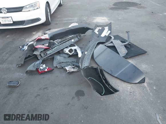 ✅ 2019 Mercedes-Benz GLA 250 • VIN: WDCTG4GB2KU005696 • Лот: 42952279. Опубликован ранее на IAAI с пробегом 47 943 миль. Бесплатный доступ к архиву аукционных продаж из США и подробный отчёт об истории автомобиля на DreamBid. Изображение 12.