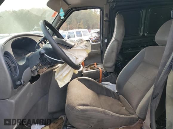 ✅ 2002 Ford Econoline Cargo • VIN: 1FTNE24242HA70779 • Lot: 78194404. Wystawiony na Copart z przebiegiem 278 907 mil. Bezpłatny archiwum sprzedaży aukcyjnych z USA i szczegółowy raport historii pojazdu na DreamBid. Zdjęcie 7.