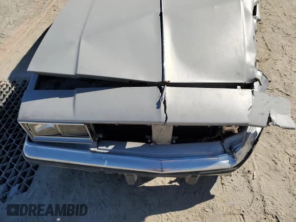 ✅ 1984 Oldsmobile Cutlass Supreme • VIN: 1G3AR69A7EM484256 • Lot: 49709405. Wystawiony na Copart z przebiegiem 437 399 mil. Bezpłatny archiwum sprzedaży aukcyjnych z USA i szczegółowy raport historii pojazdu na DreamBid. Zdjęcie 12.