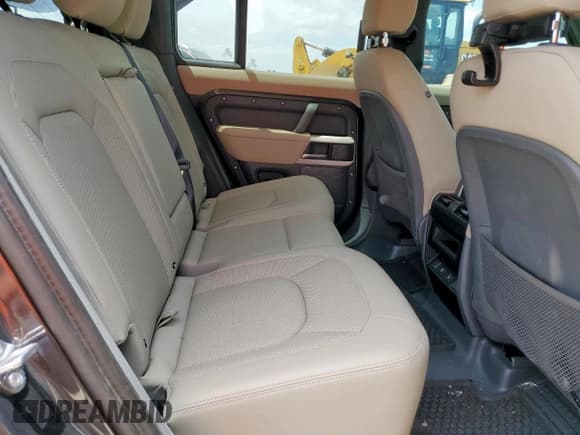 ✅ 2024 Land Rover Defender S • VIN: SALEJ7EU7R2288102 • Lot: 59910065. Listed on Copart with 36,936 mi. Free auction sales archive from the USA and detailed vehicle history report at DreamBid. Image 11.