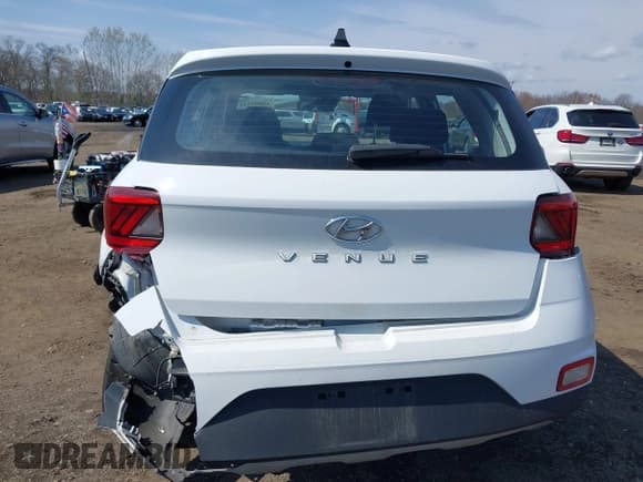 ✅ 2020 Hyundai Venue SE • VIN: KMHRB8A33LU027520 • Lot: 42009442. Listed on IAAI with 51,232 mi. Free auction sales archive from the USA and detailed vehicle history report at DreamBid. Image 17.