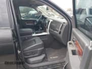 ✅ 2009 Dodge 1500 Laramie • VIN: 1D3HB13T89S798510 • Lot: 43018032. Wystawiony na IAAI z przebiegiem 174 508 mil. Bezpłatny archiwum sprzedaży aukcyjnych z USA i szczegółowy raport historii pojazdu na DreamBid. Zdjęcie 5.