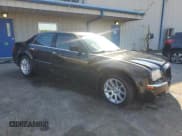 ✅ 2006 Chrysler 300 C • VIN: 2C3LA63H66H163601 • Lot: 70680745. Wystawiony na Copart z przebiegiem 67 998 mil. Bezpłatny archiwum sprzedaży aukcyjnych z USA i szczegółowy raport historii pojazdu na DreamBid. Zdjęcie 4.