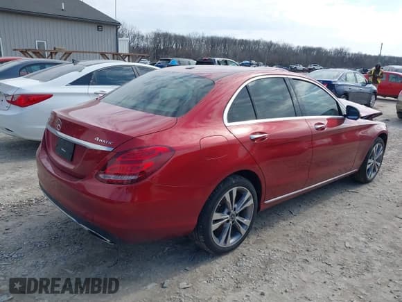 ✅ 2018 Mercedes-Benz C 300 • VIN: 55SWF4KBXJU282471 • Lot: 41702125. Wystawiony na IAAI z przebiegiem 35 192 mil. Bezpłatny archiwum sprzedaży aukcyjnych z USA i szczegółowy raport historii pojazdu na DreamBid. Zdjęcie 4.