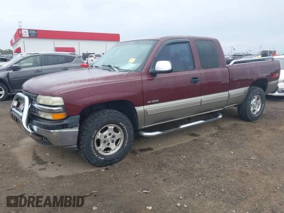 1999 Chevrolet Silverado 1500 LS z VIN 1GCEK19T8XE231163, wystawiony jako IAAI lot #43513149 z przebiegiem 204 007 mil mil oraz . Historia ofert i sprzedaży dostępna na DreamBid. Obrazek 18.