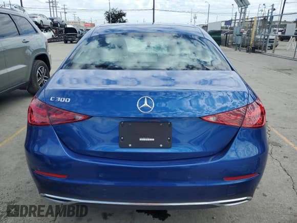 ✅ 2024 Mercedes-Benz C 300 • VIN: W1KAF4GB1RR185434 • Lot: 86487405. Wystawiony na Copart z przebiegiem Nie podano. Bezpłatny archiwum sprzedaży aukcyjnych z USA i szczegółowy raport historii pojazdu na DreamBid. Zdjęcie 6.