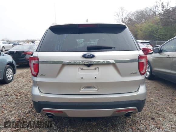 ✅ 2017 Ford Explorer XLT • VIN: 1FM5K8D85HGD37874 • Lot: 43671415. Wystawiony na IAAI z przebiegiem 110 797 mil. Bezpłatny archiwum sprzedaży aukcyjnych z USA i szczegółowy raport historii pojazdu na DreamBid. Zdjęcie 16.