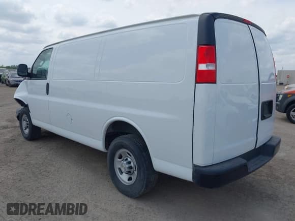 ✅ 2023 Chevrolet Express Cargo • VIN: 1GCWGAFP5P1192004 • Lot: 42060862. Wystawiony na IAAI z przebiegiem 31 706 mil. Bezpłatny archiwum sprzedaży aukcyjnych z USA i szczegółowy raport historii pojazdu na DreamBid. Zdjęcie 3.