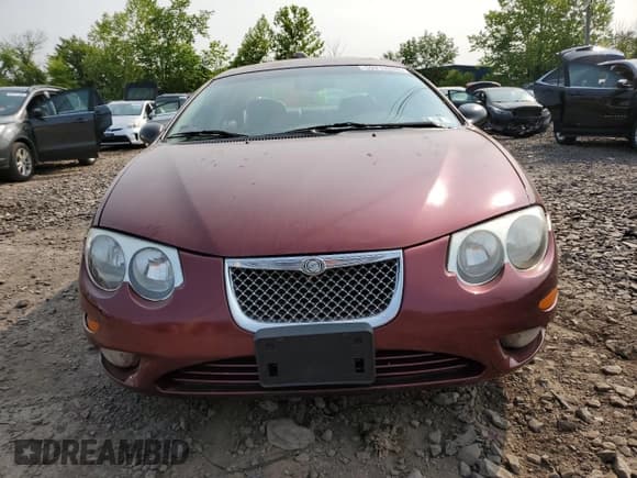 ✅ 2000 Chrysler 300M M • VIN: 2C3HE66GXYH204439 • Lot: 59213335. Wystawiony na Copart z przebiegiem 147 063 mil. Bezpłatny archiwum sprzedaży aukcyjnych z USA i szczegółowy raport historii pojazdu na DreamBid. Zdjęcie 5.