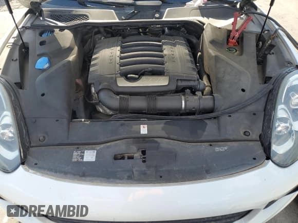 ✅ 2016 Porsche Cayenne • VIN: WP1AA2A2XGKA09329 • Lot: 81347585. Wystawiony na Copart z przebiegiem 131 925 mil. Bezpłatny archiwum sprzedaży aukcyjnych z USA i szczegółowy raport historii pojazdu na DreamBid. Zdjęcie 11.