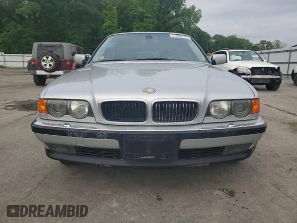 ✅ 2000 BMW 7 Series 740i • VIN: WBAGG8348YDN75777 • Lot: 57300295. Wystawiony na Copart z przebiegiem 119 506 mil. Bezpłatny archiwum sprzedaży aukcyjnych z USA i szczegółowy raport historii pojazdu na DreamBid. Zdjęcie 5.